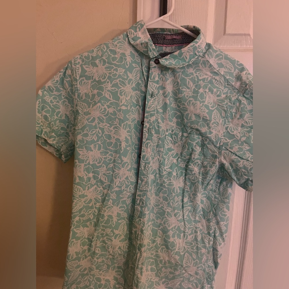 Women’s floral print button up shirt